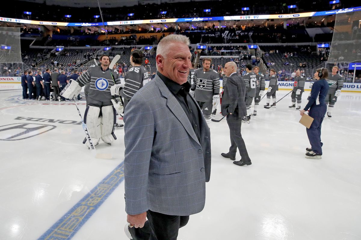 Brett Hull should just keep his mouth shut.