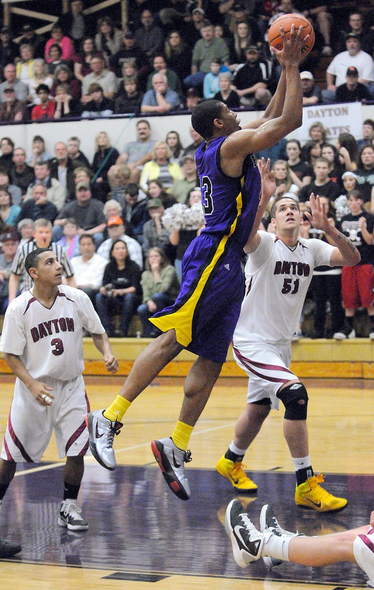 Tebbutt scores for Horizon in the 2011 Oregon 3A championship game.