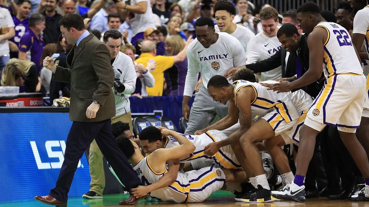 LSU celebrates after the game-winning shot.