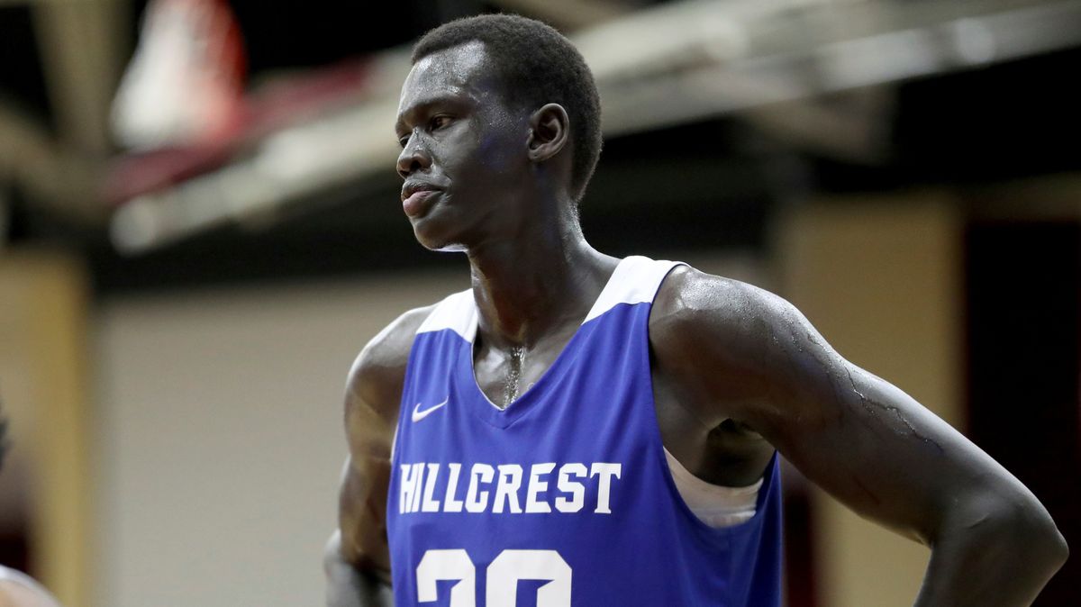 Top recruit Makur Maker committed to Howard University last week.
