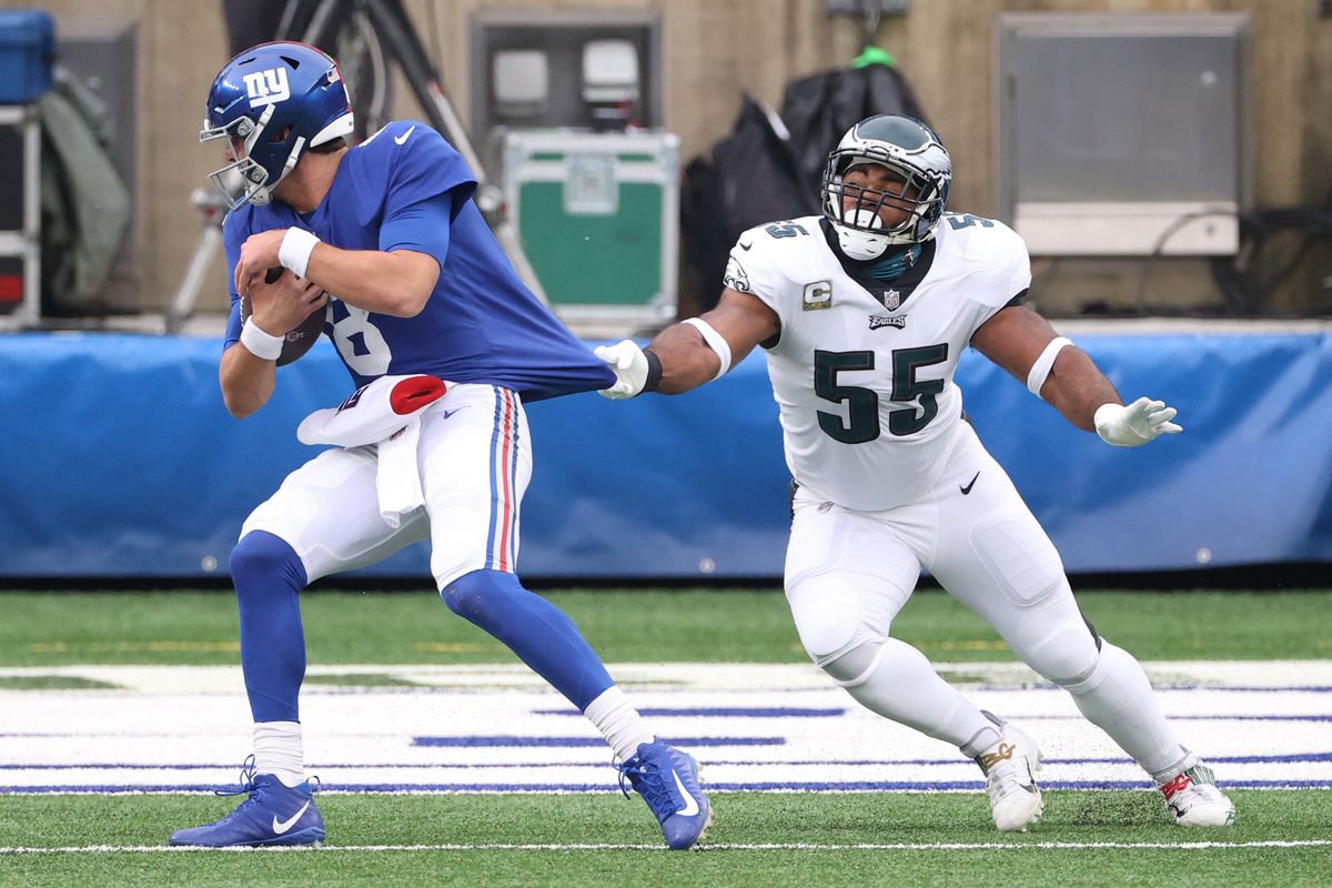 Daniel Jones isn’t going to enjoy the next few seconds at the hands of Brandon Graham.