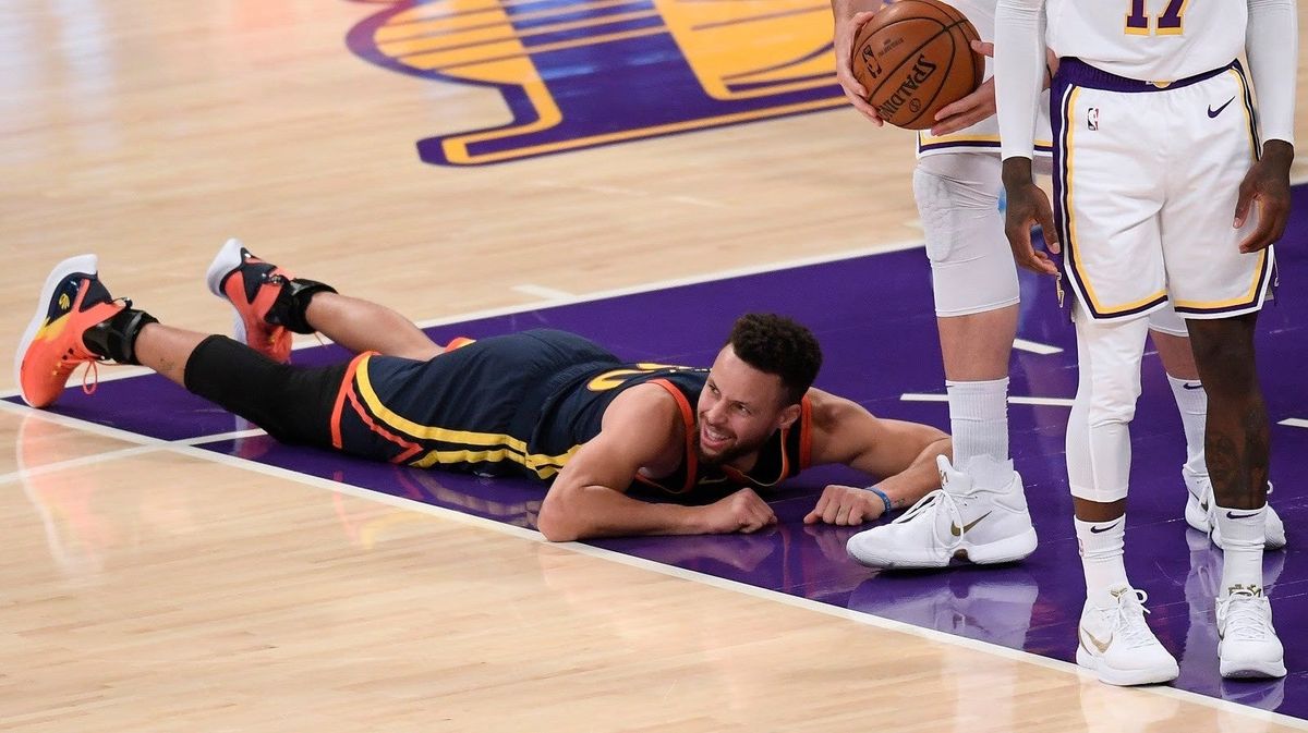 Steph Curry deserves better than getting blown out night after night.