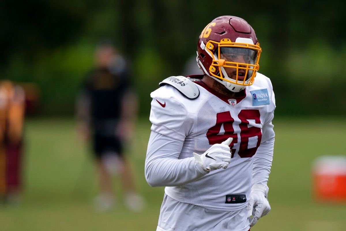 Bengals getting LSU band back together by adding T E Thaddeus Moss.
