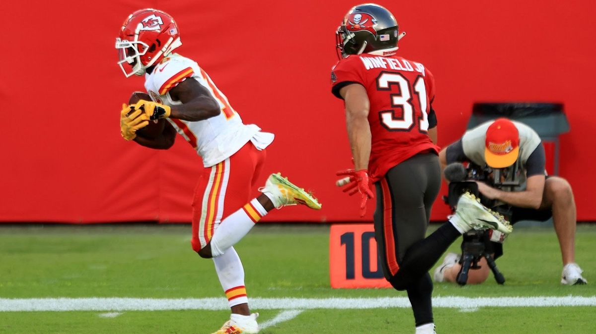 KC’s Tyreek Hill is on-pace to break the single-game receiving yards record today against the Bucs.