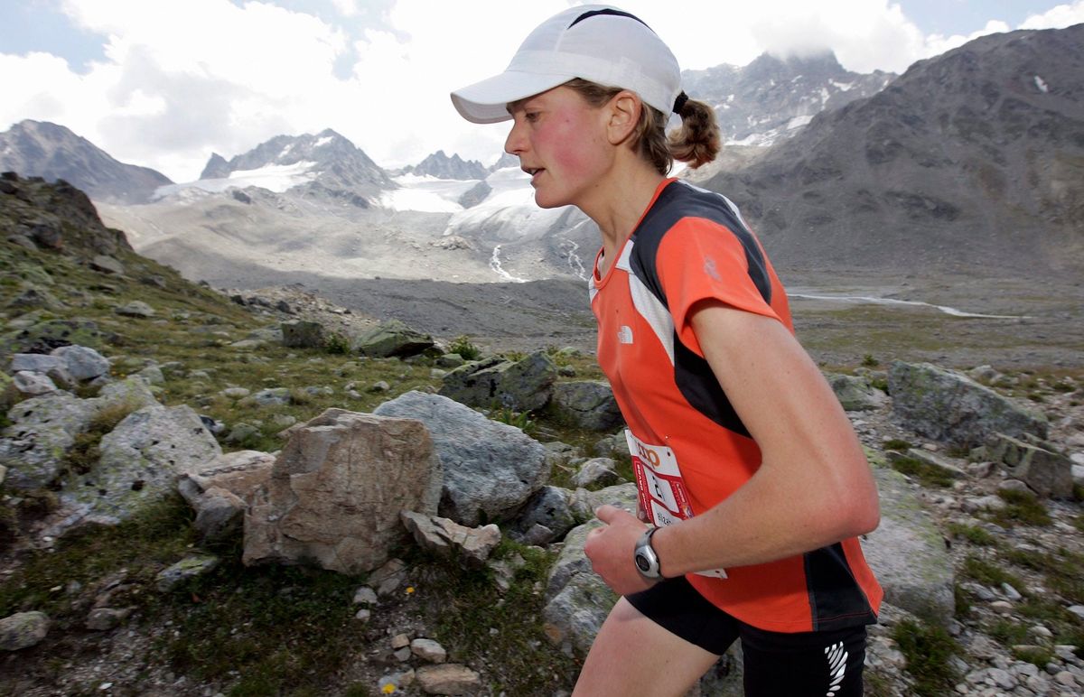 Lizzie Hawker running the Swiss Alpine Marathon in 2007. (Photo Credit: Arno Balzirini/ [object Object] )