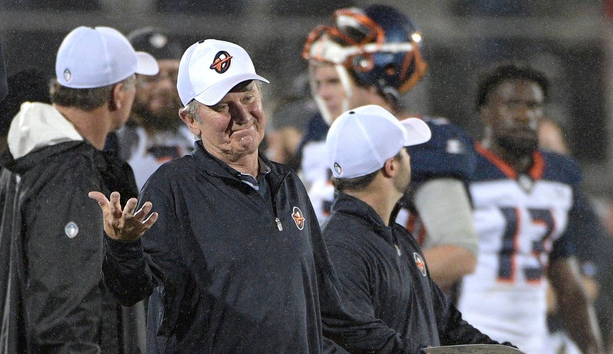 Orlando Apollos coach Steve Spurrier