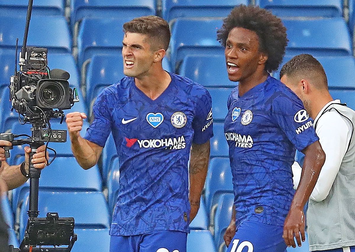 American Christian Pulisic celebrates gorgeous goal Thursday as his Chelsea F.C. knocked off Manchester City, 2-1.