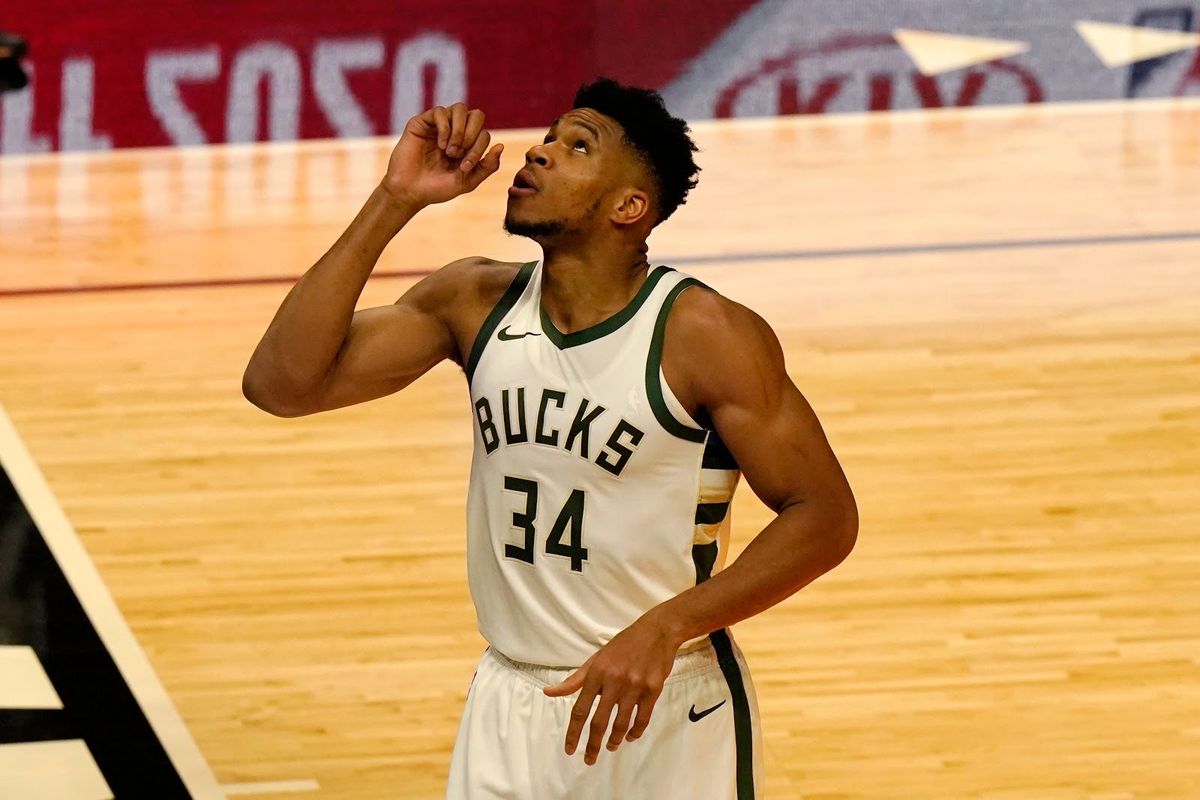 Gia n nis a nd the Bucks destroyed the Heat.
