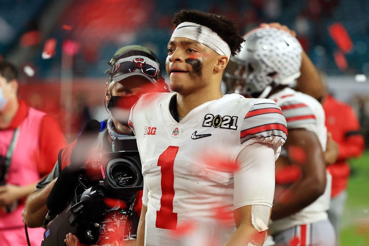 Justi n Fields won’t go first,  but will he be the best?
