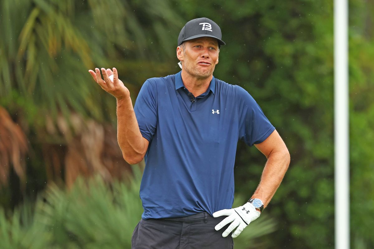 Tom Brady has rough day on the course Sunday.