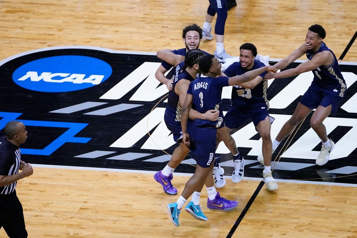 Just do your own thing, CFB, and let college basketball be itself