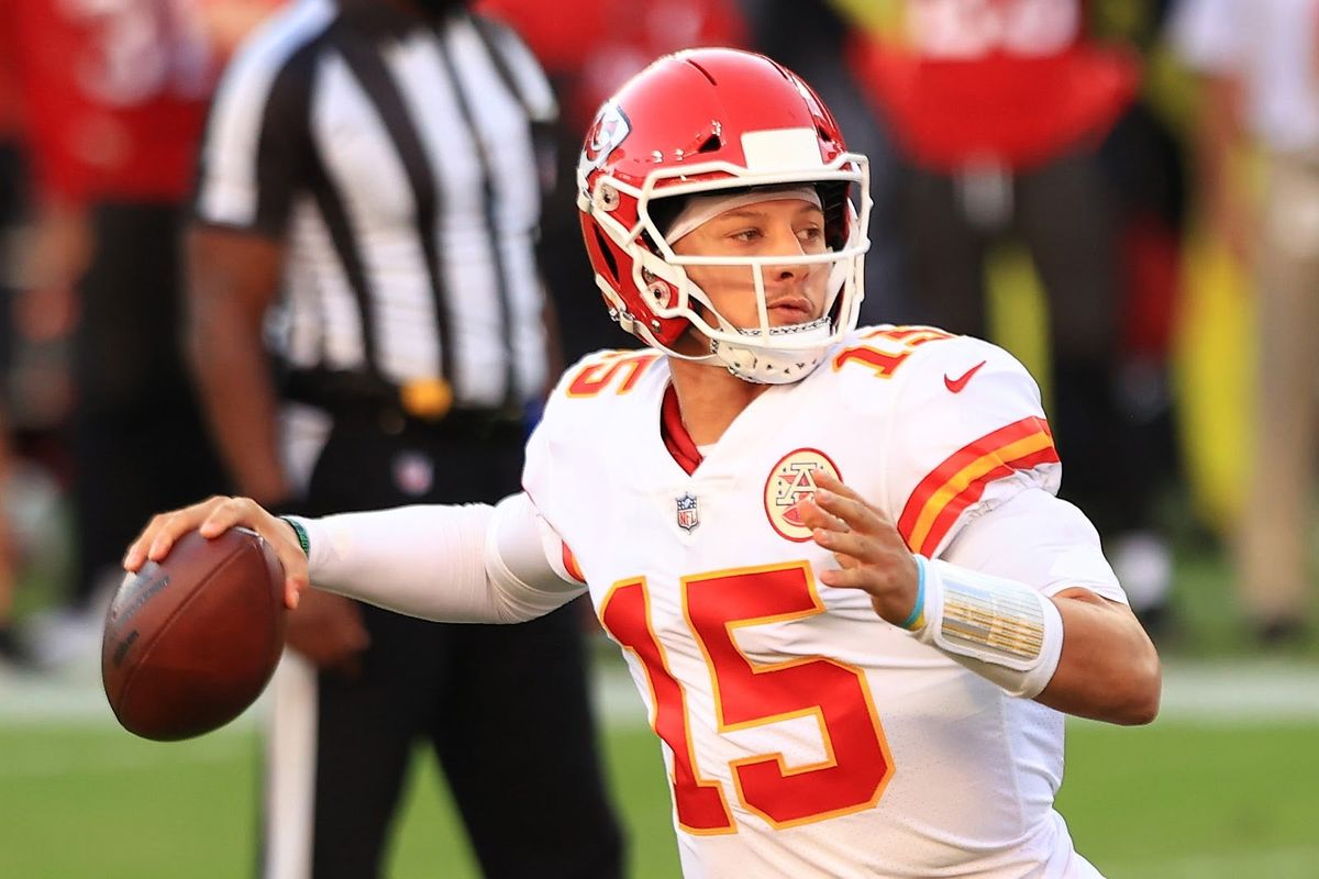 Stop comparing Mahomes to Brady.