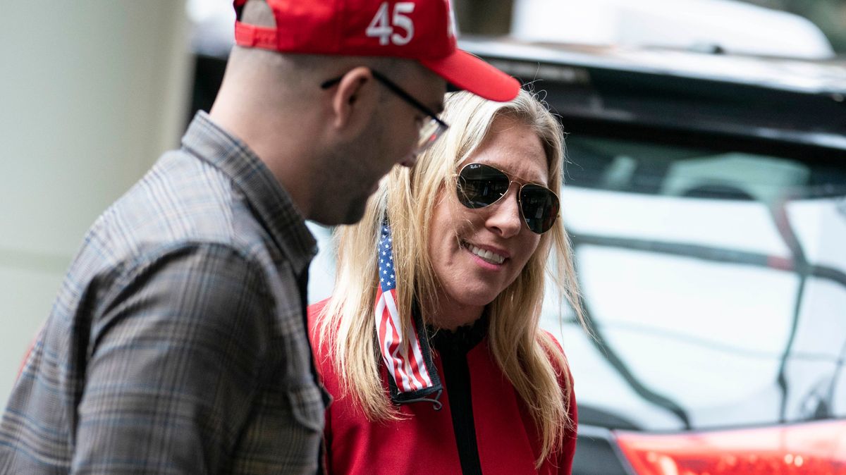 QAnon nutter Marjorie Taylor Greene is pro-choice ... when it comes to masks.