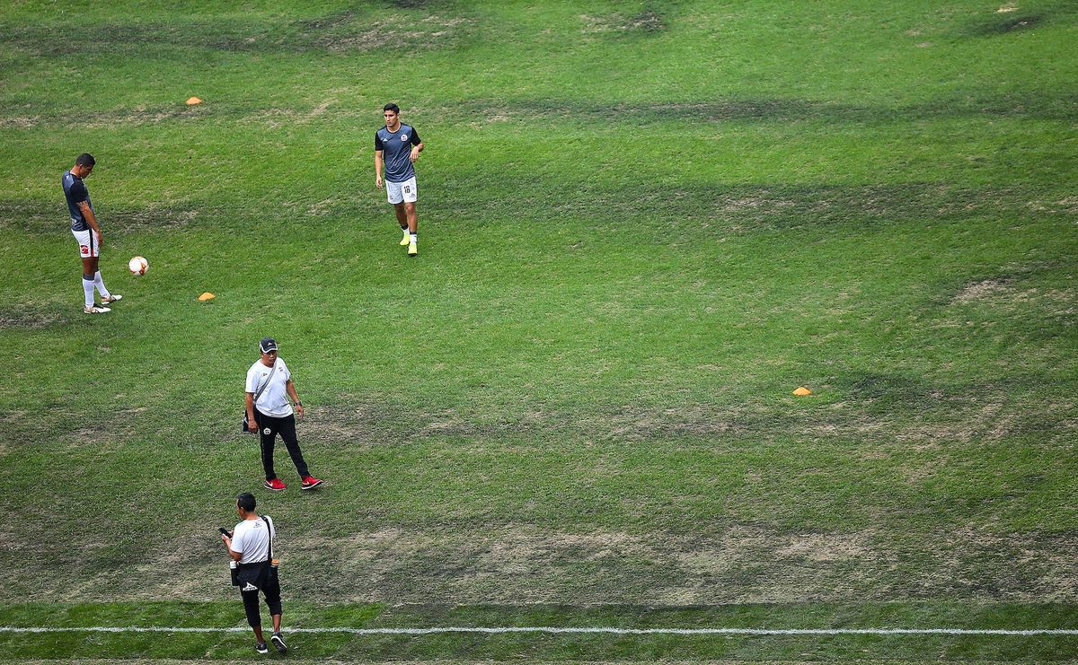 Liga MX players warm up on the field at Estado Azteca on Nov. 10, 2018.
