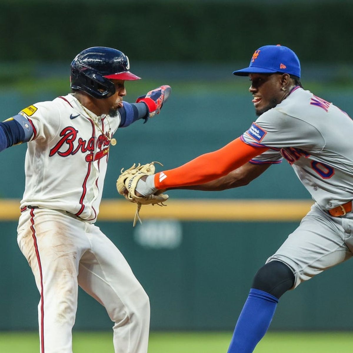 Deadspin | Five late runs just enough for Mets to beat Braves in 10