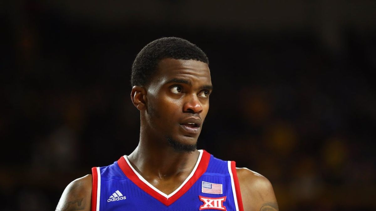 Πρώην παίκτης των Jayhawks κατηγορείται για απόπειρα ανθρωποκτονίας