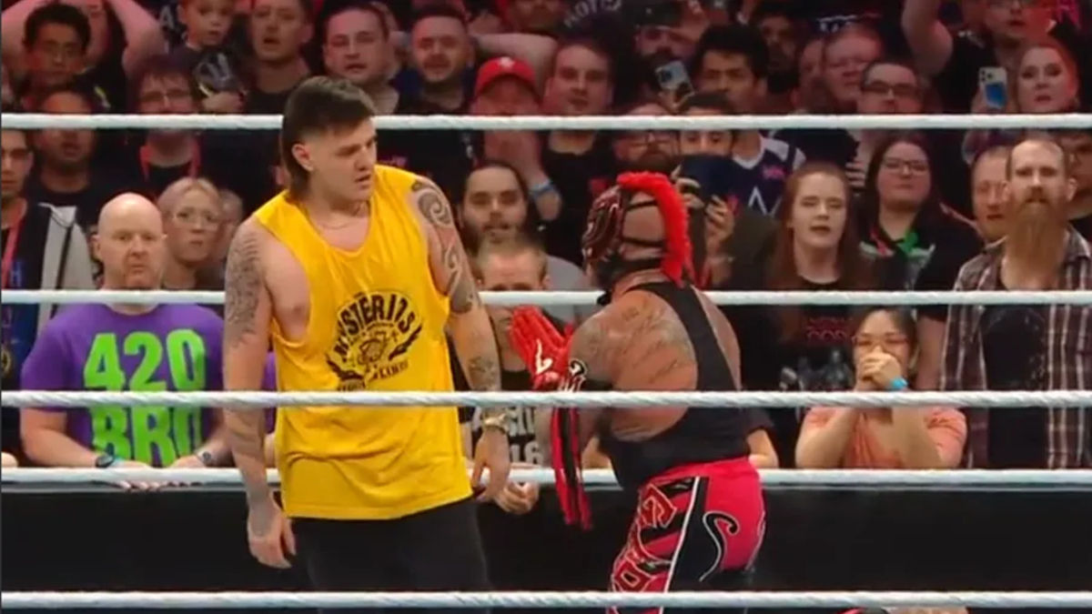Top WWE Heel and Face Turns That Changed the Game | Deadspin.com