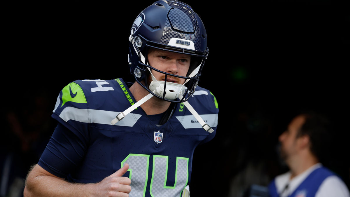  Seattle Beat New England Again, but Now Both Teams Have Problems To Solve 
