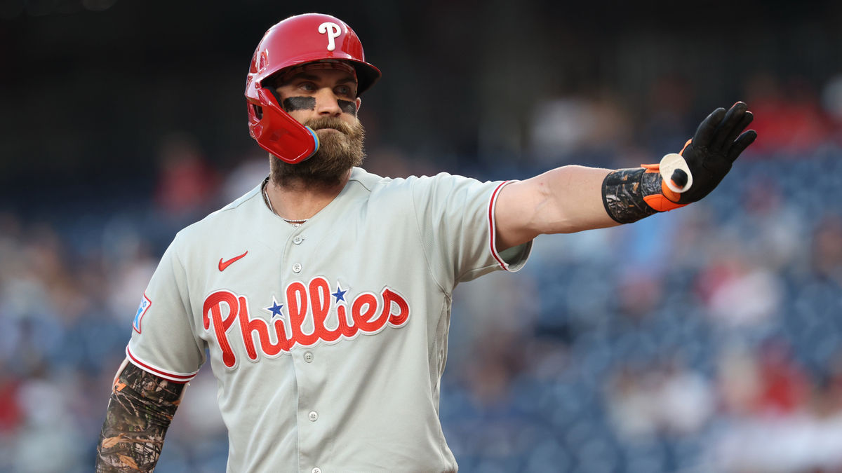 
            MLB Thursday Best Bets: 3 Picks for the Playoff Race
        