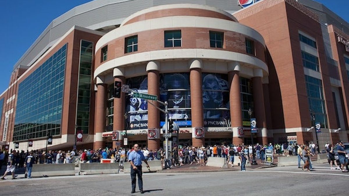 Deadspin | There's A $700 Million Plan On The Table To Turn The Rams ...