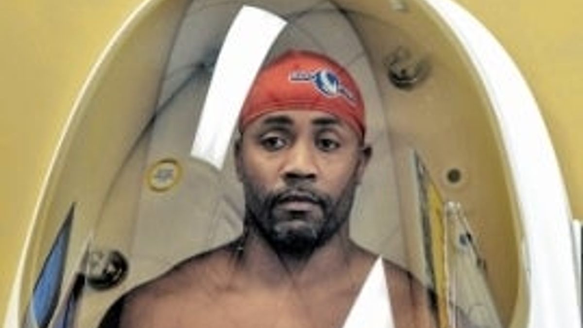 Deadspin | Mike Minter Has Moonage Daydream