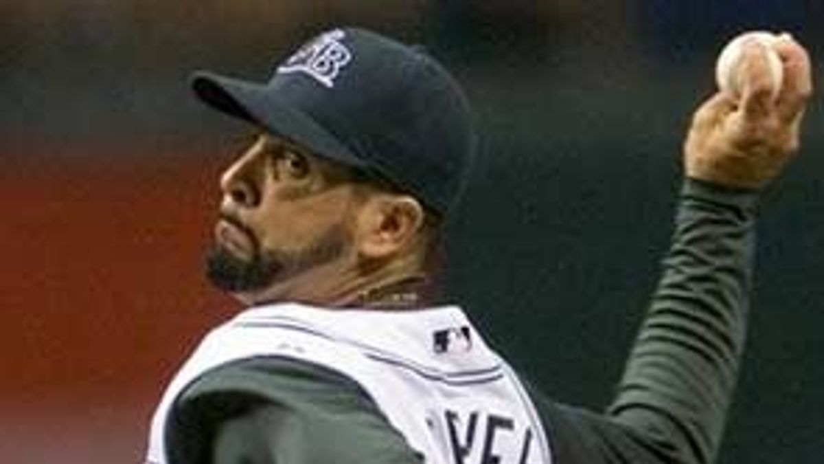 Deadspin | Al Reyes Had An Active 38th Birthday