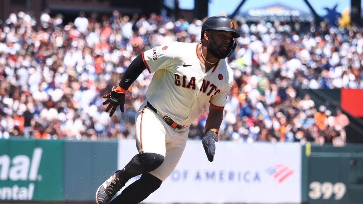 Deadspin | Giants rap out 16 hits, 10 doubles in win over Dodgers