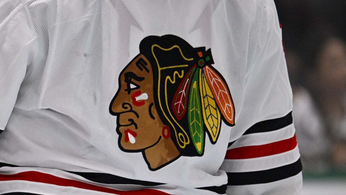 Blackhawks great Dennis Hull dies at 81 Blackhawks great Dennis Hull dies at 81
