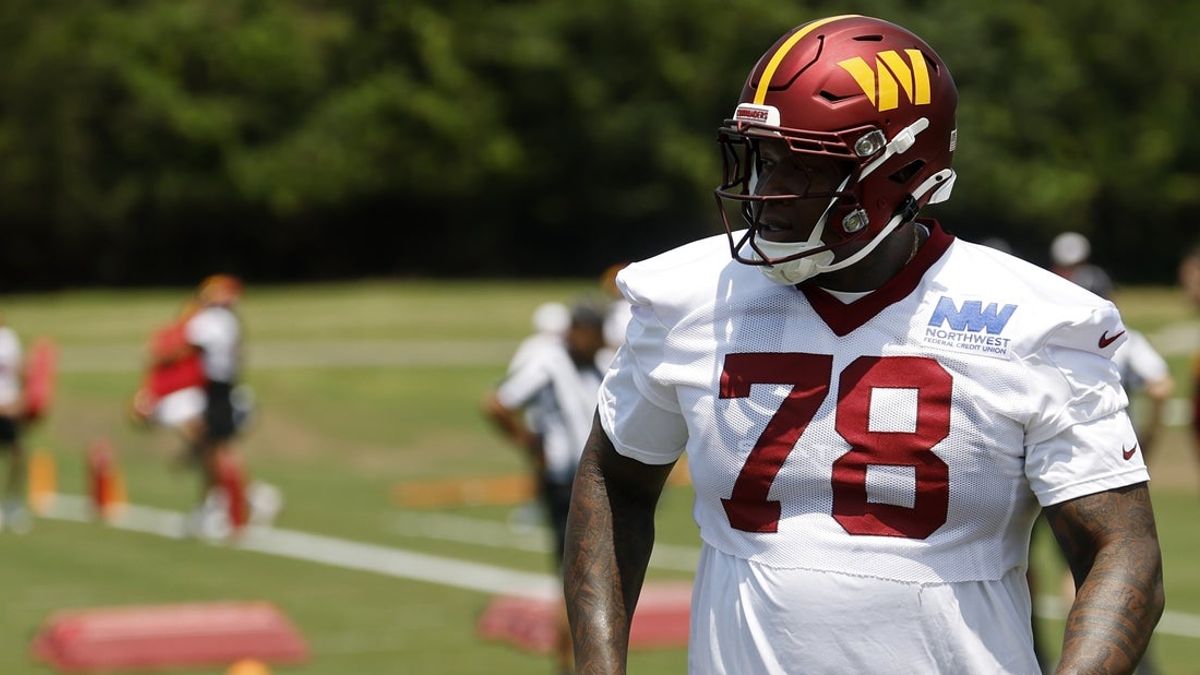 Commanders LT Laremy Tunsil (undisclosed) leaves practice 