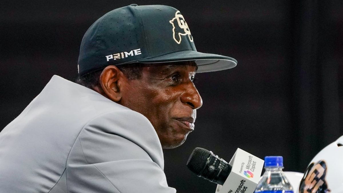 Deadspin | Deion Sanders' medical team to address Monday news conference