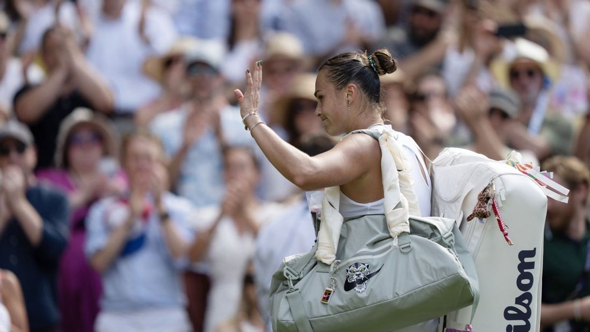Η Νο. 1 Aryna Sabalenka, κορυφαία, προκρίνεται στον δεύτερο γύρο του Wimbledon