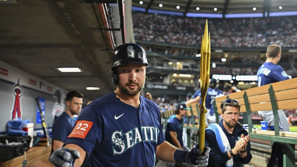 Deadspin | MLB roundup: Cal Raleigh hits 40th HR in M's win