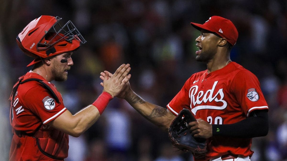 Deadspin | Reds, buyers at deadline, open series against selling Braves