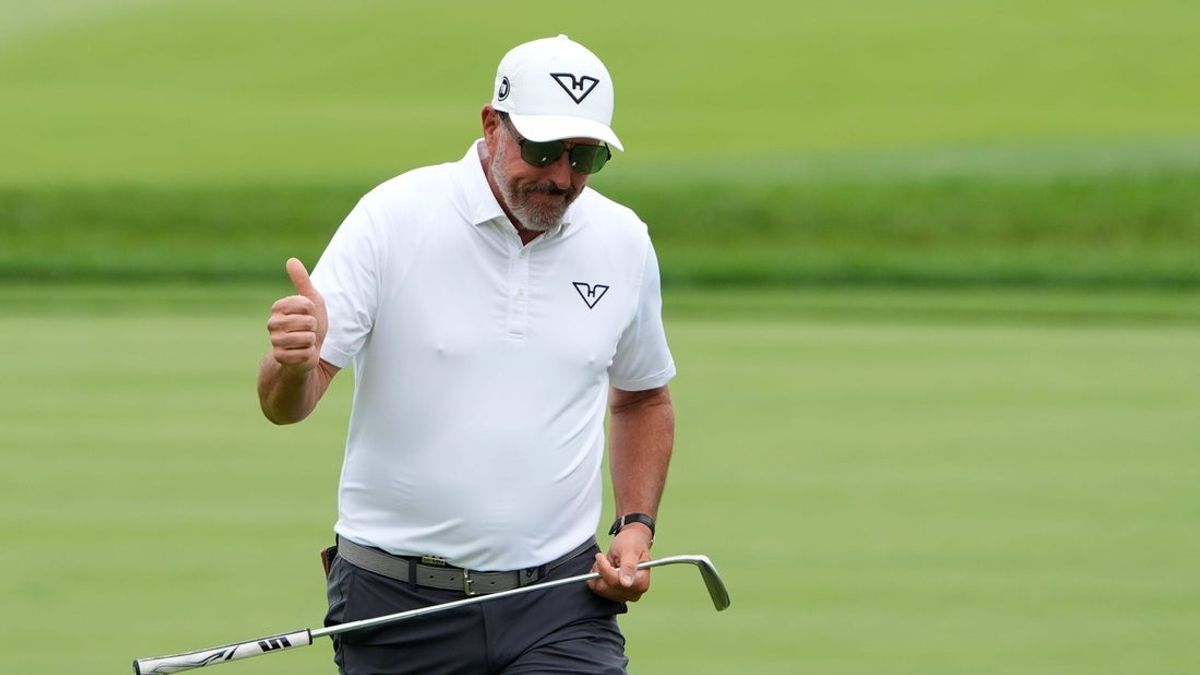 Ο Phil Mickelson απορρίπτει την αποκάλυψη της ανάρμοστης συμπεριφοράς ως «ιστορία δολώματος κλικ» Ο Phil Mickelson απορρίπτει την αποκάλυψη της ανάρμοστης συμπεριφοράς ως «ιστορία δολώματος κλικ»