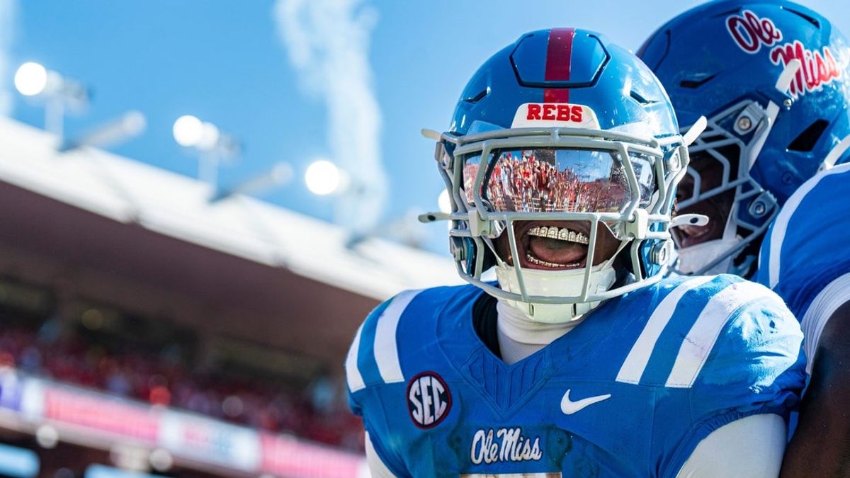 Deadspin | Oregon, Ole Miss rewarded for Top-4 wins with Top-4 rankings