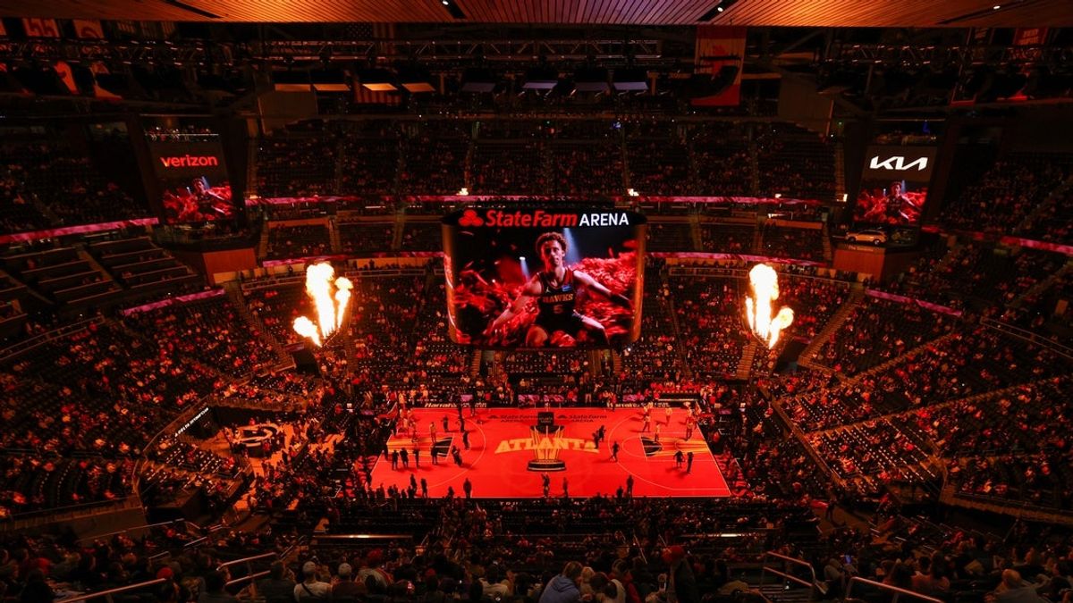 Deadspin | Hawks hire ex-NBA writer, podcaster in front-office role