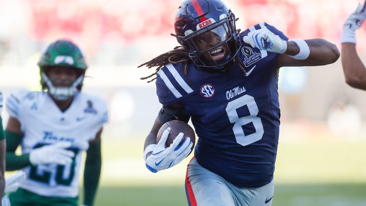 
            Louisiana judge rules returning pros NCAA-eligible in injunction
        
