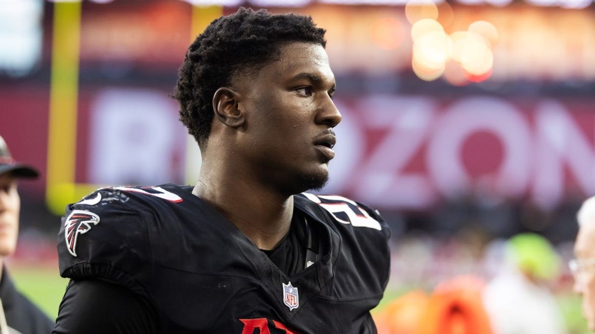  DE James Pearce Jr. to attend Falcons minicamp 