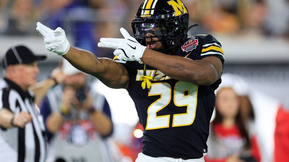 Σημειωματάριο SEC: Missouri RB Ahmad Hardy καθαρίστηκε μετά τη λήψη. χρονοδιάγραμμα ανάκτησης που θα καθοριστεί περαιτέρω