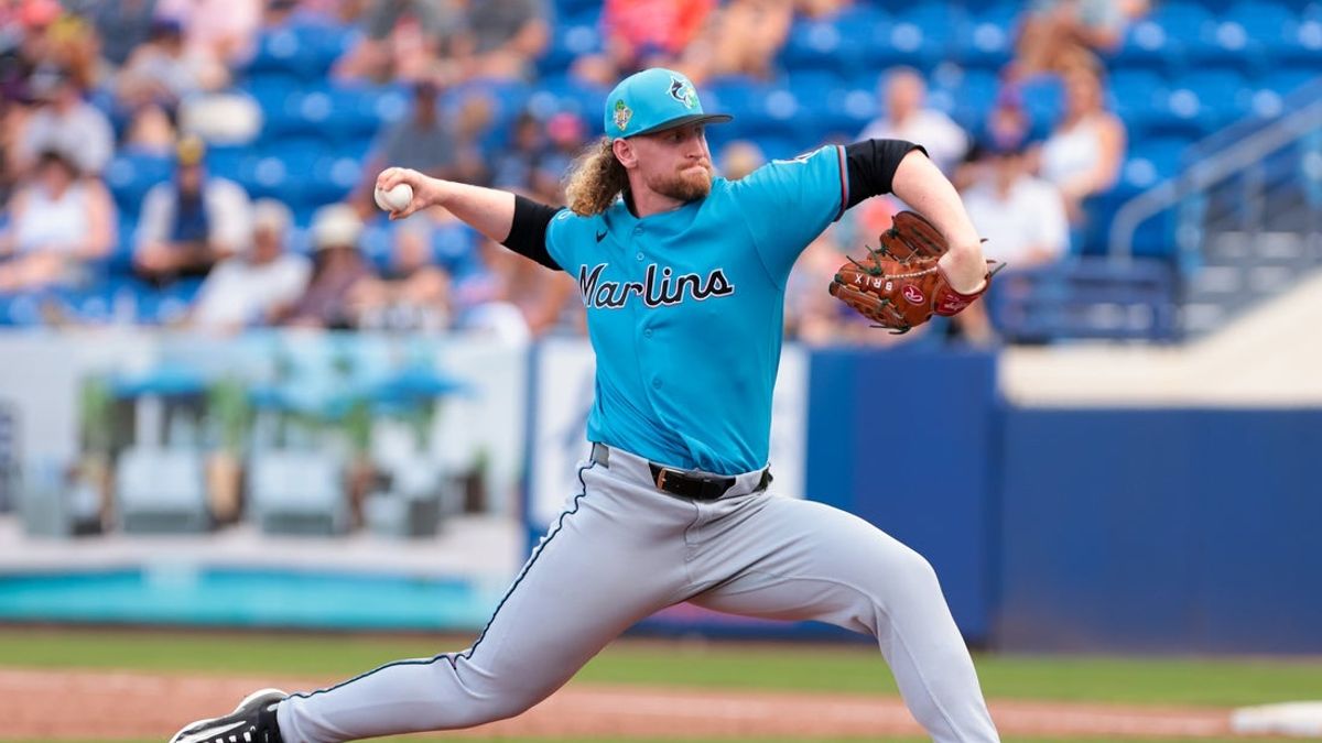  Report: Marlins to select contract of RHP Zach Brzykcy 
