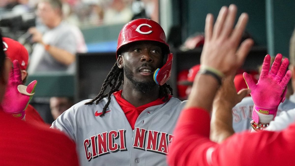 Deadspin | Reds spoil Rangers' home opener on ninth-inning HR