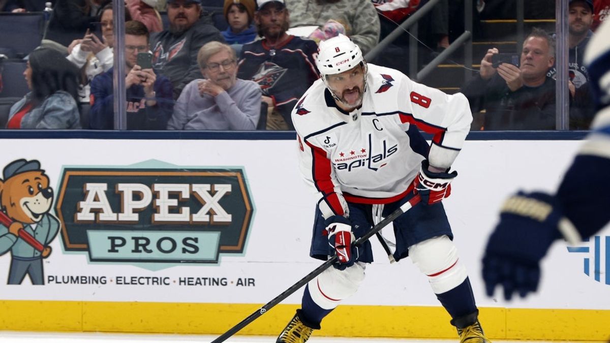Alex Ovechkin: «Επέστρεψα» με συμβόλαιο ενός έτους με την Capitals Alex Ovechkin: «Επέστρεψα» με συμβόλαιο ενός έτους με την Capitals
