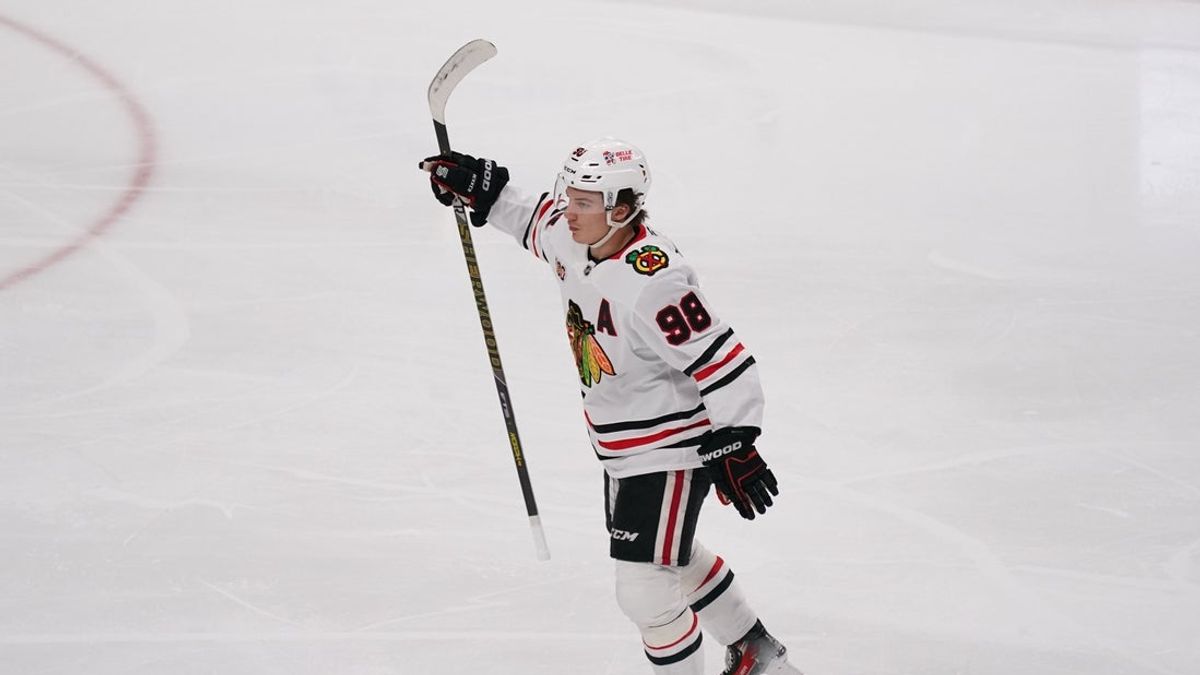 Οι Blackhawks υπογράφουν τον Connor Bedard για πενταετή επέκταση, ύψους 75 εκατομμυρίων δολαρίων