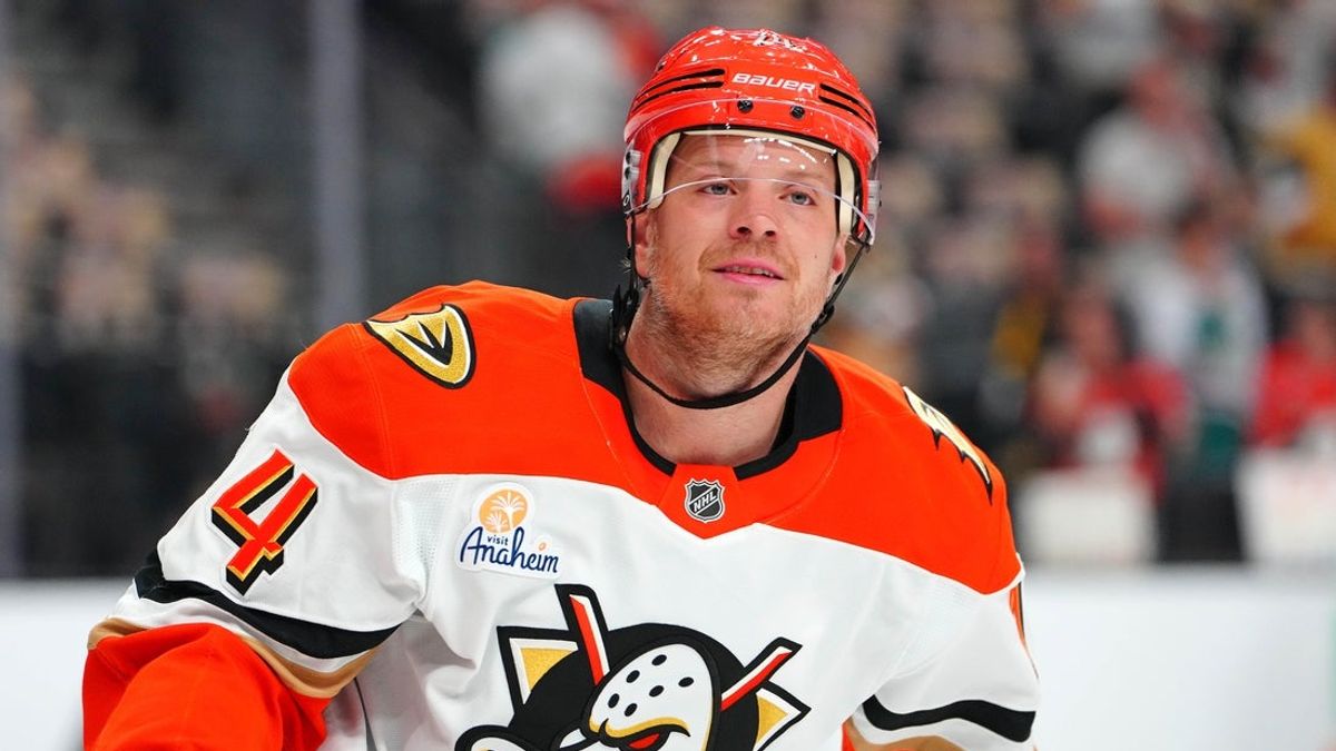 Η Lightning υπογράφει με τον D John Carlson διετές συμβόλαιο αξίας 17 εκατομμυρίων δολαρίων Η Lightning υπογράφει με τον D John Carlson διετές συμβόλαιο αξίας 17 εκατομμυρίων δολαρίων
