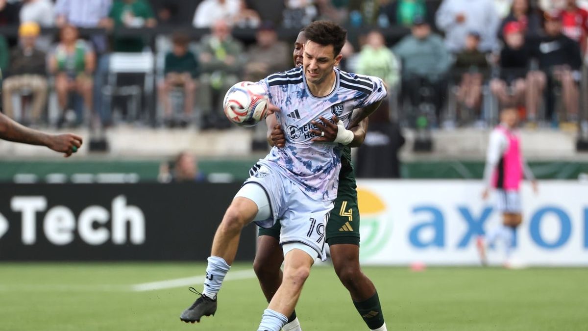  Earthquakes sign F Preston Judd to extension 