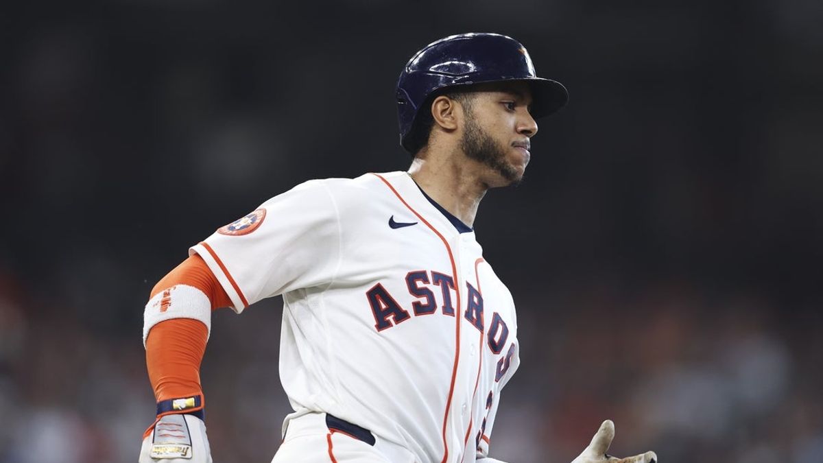  Behind Jeremy Pena, Astros chase series win vs. Brewers 