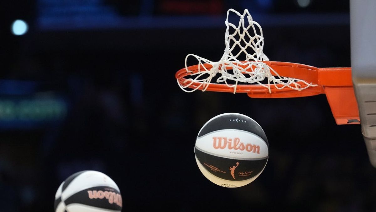 تقرير: اتحاد WNBA يزيد جوائز كل النجوم المالية تقرير: اتحاد WNBA يزيد جوائز كل النجوم المالية