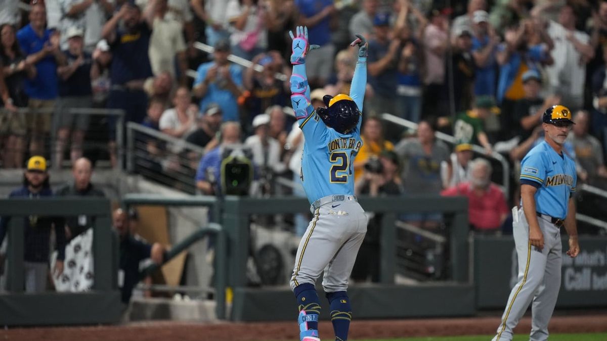  As, Brewers meet again in Las Vegas after show-stopping opener 