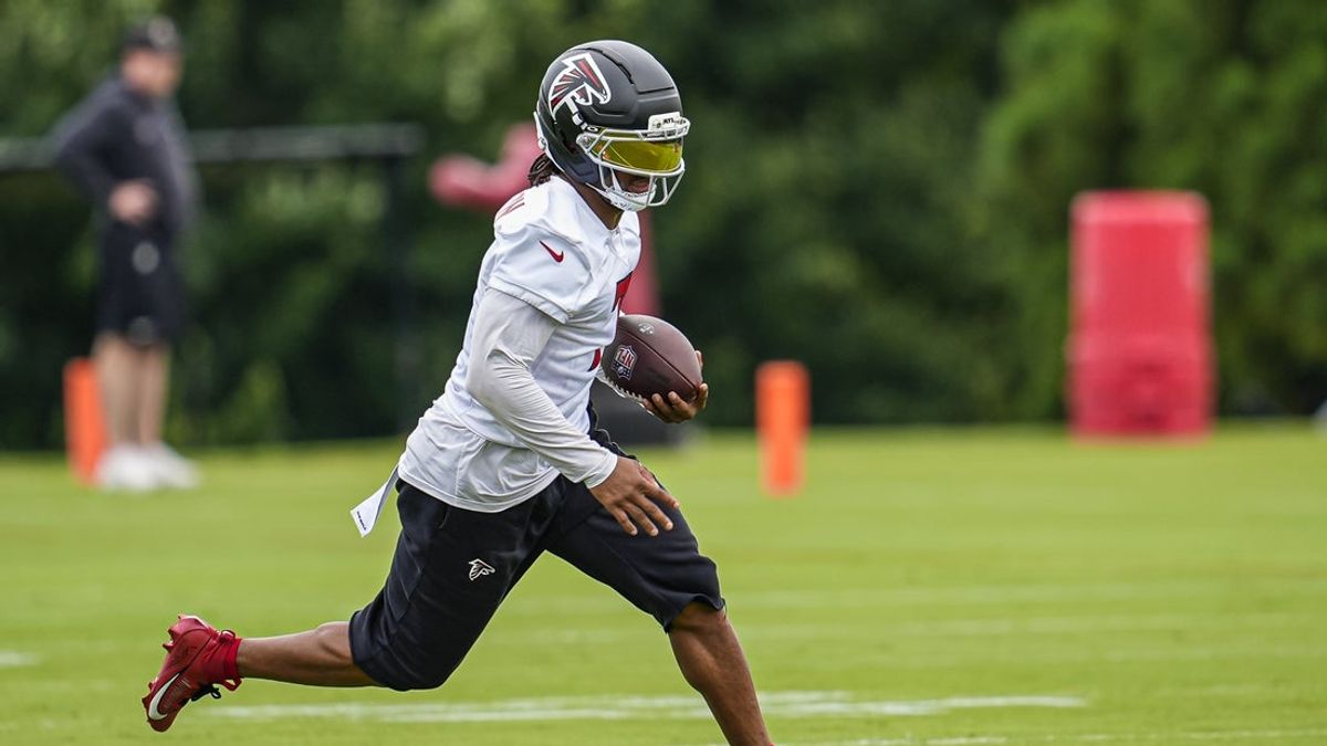 
            Falcons, RB Bijan Robinson agree to three-year, $75M extension
        