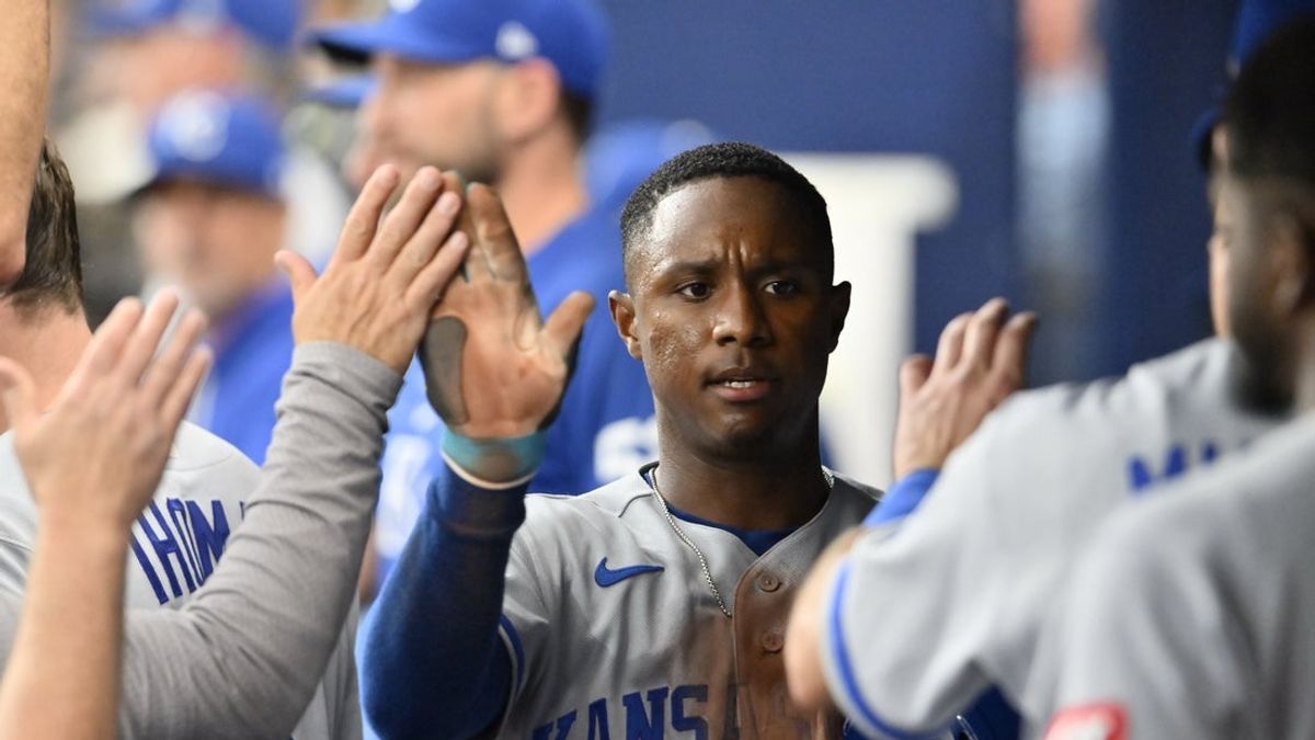 Οι Royals συλλέγουν 22 επιτυχίες, λίβρα Phillies